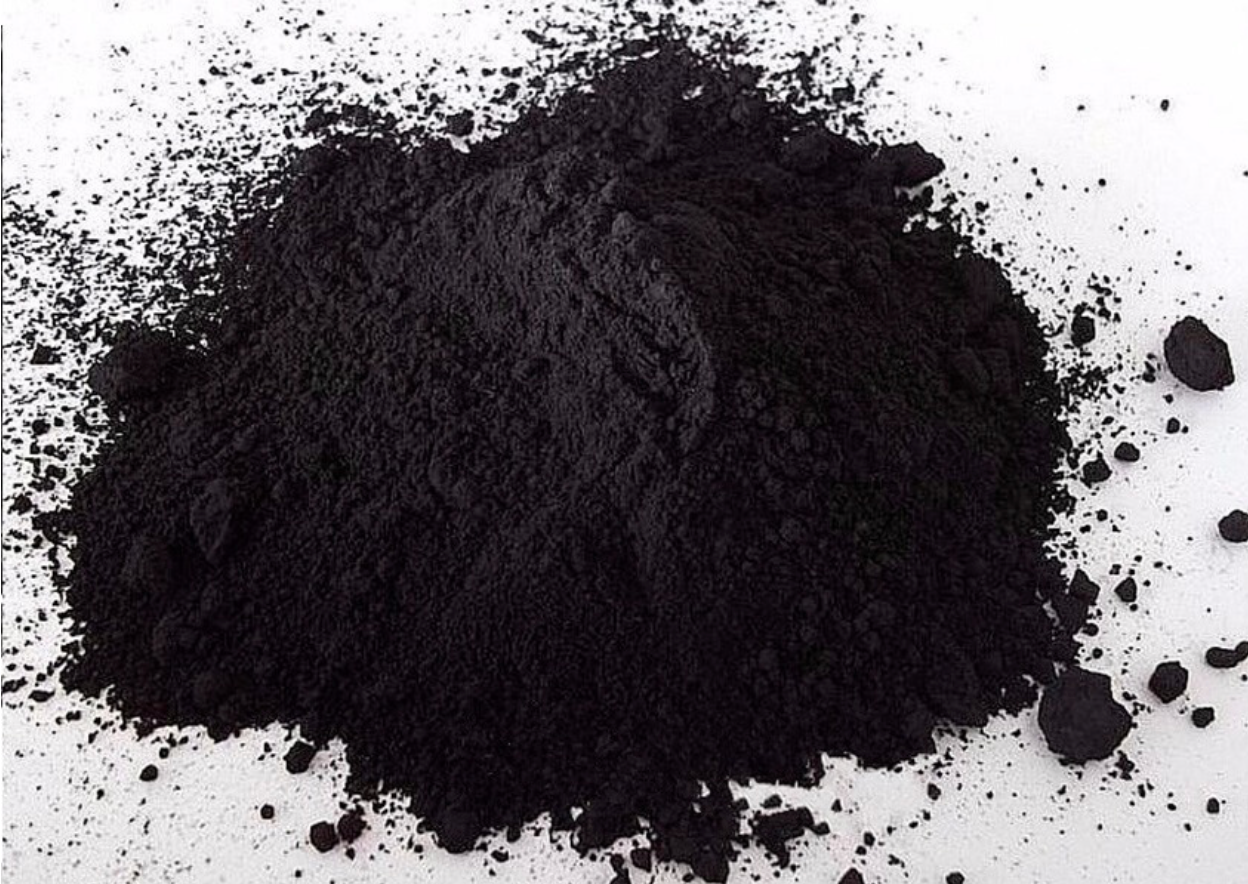 Carbón activado en polvo de uso cosmético